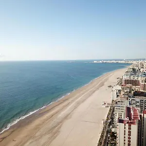 Apartamento Piso Luminoso Cerca De Playa, Cádiz